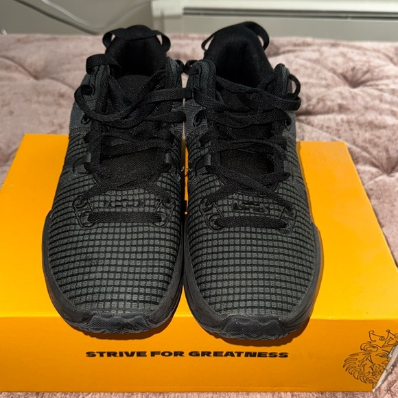 Nike LeBron Witness 7 Basketball Shoes - Picture 5 of 5